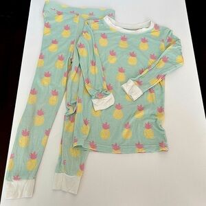 Stitchy Fish bamboo pineapple two piece pajamas size 3T